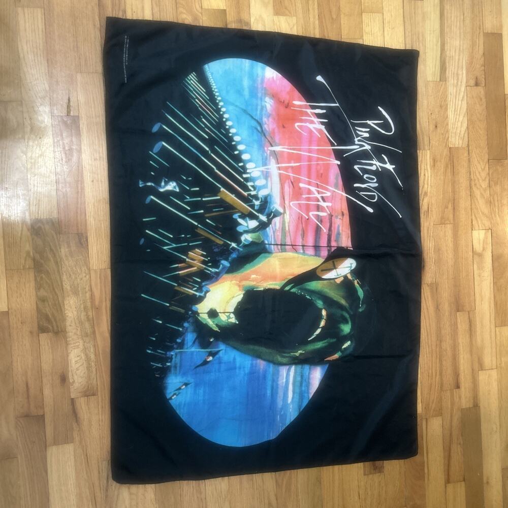 PINK FLOYD - THE WALL FLAG BANNER TAPESTRY FABRIC POSTER vintage 1982
